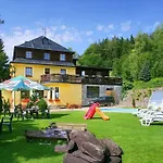 Hotel Lucni Dum 3*