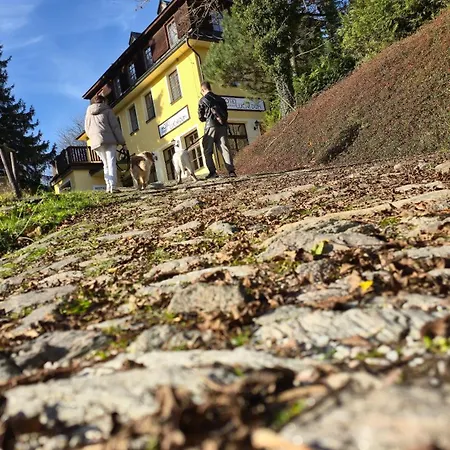 卢克尼杜姆酒店 酒店 扬斯凯拉兹涅