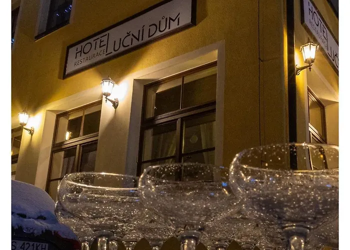 Lucni Dum